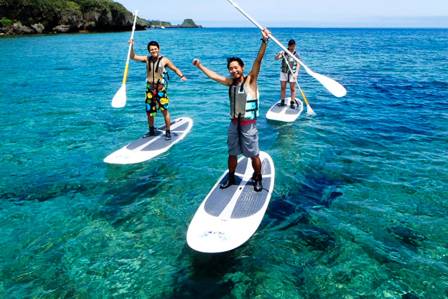 【沖縄・恩納村・SUP】SS：スタンドアップパドルボード（SUP）でサンセットの冒険（1.5時間） 写真5