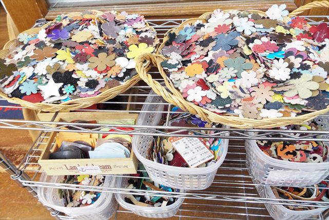 【神戸市・ストラップ付コインケース作り】縫わないからカンタン！レザーコインケース作り 写真4