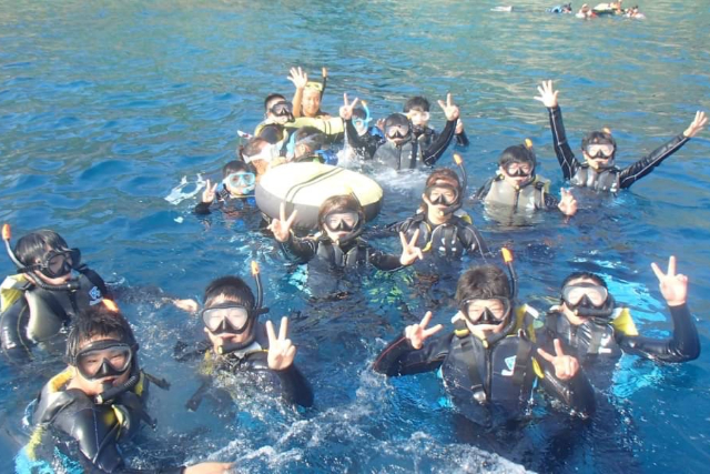 【沖縄・青の洞窟・シュノーケリング】ビーチから向かおう！初めてでも安心シュノーケリング 写真7