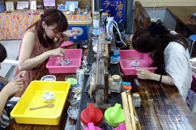 【石垣島・キャンドル作り】小さな海を閉じ込めよう！石垣クリアキャンドル作り 写真8