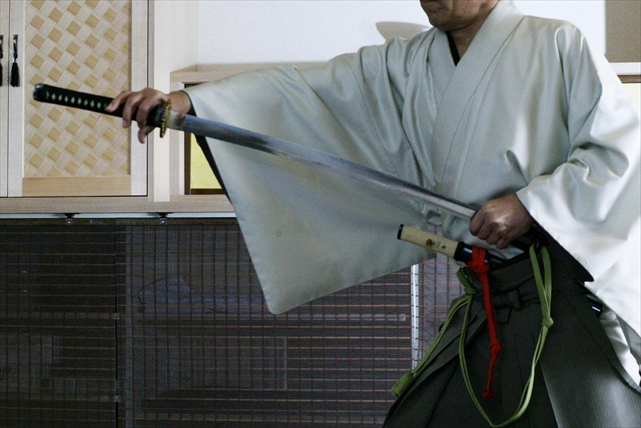 【東京・武道体験】女性にもおすすめ！真剣を抜いて、武道の神髄を学ぶ！ 写真6