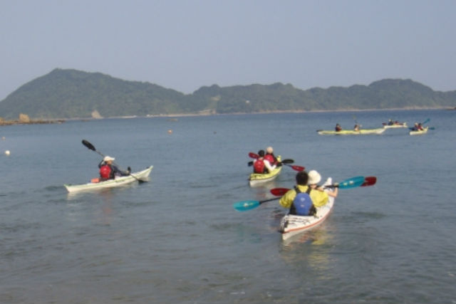 【宮崎・日南・シーカヤック】日南市栄松のサンゴ礁が美しい海でシーカヤック体験！ 写真3