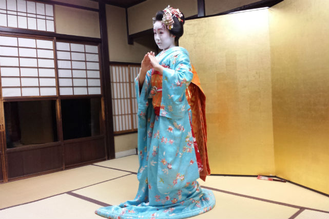 【京都・文化体験】文化財の町家を貸し切って、舞妓さんとのディナーを楽しもう 写真2