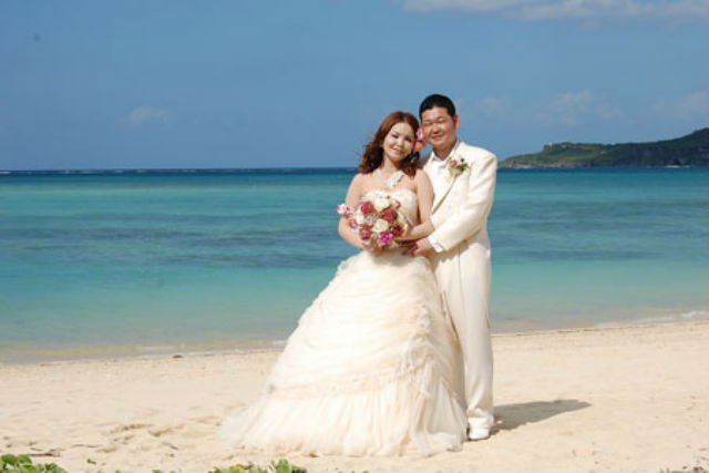 【沖縄県那覇市・フォトスタジオ】新郎新婦の記念に！洋装ロケーションフォト 写真8