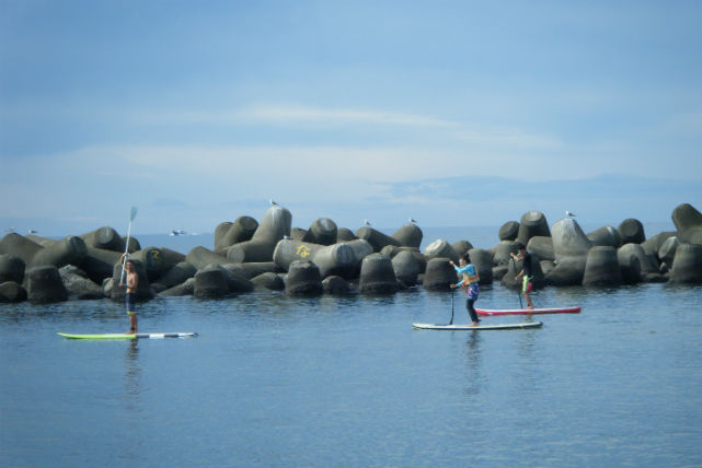  【神奈川・SUP】地元の海を知るインストラクターのレクチャーで癒しのひととき！SUPスクール 写真2