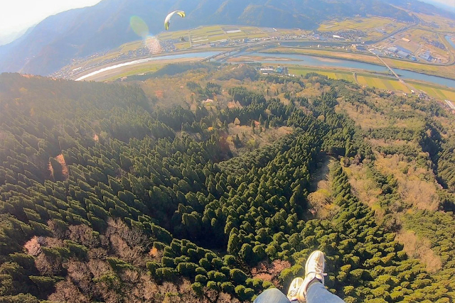 【鳥取・霊石山・パラグライダー】タンデムパイロットと一緒に空を飛ぼう！ 写真5