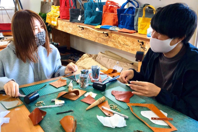 【期間限定ポイント10%還元！滋賀・近江八幡・レザー・キーケース】生地選びから自分でできる！レザークラフトで簡単キーケース作り 写真3