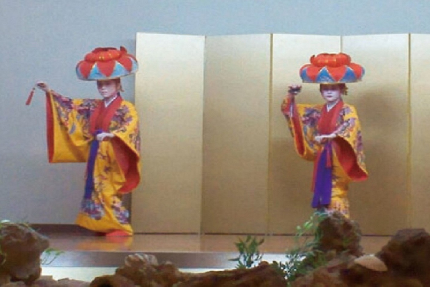 【那覇・伝統芸能鑑賞】琉球おもてなしの心が生きる邸で琉球舞踊鑑賞！お食事付き 写真4