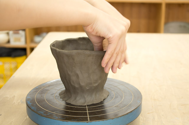 【東京・陶芸体験・手びねり】温かみを感じさせる手びねりで、自由自在に作品づくり！ 写真6