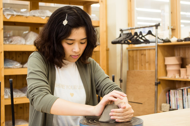 【東京・陶芸体験・手びねり】温かみを感じさせる手びねりで、自由自在に作品づくり！ 写真4