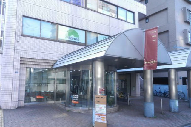 【札幌・陶芸体験】手びねりで自由にものづくり。講師が丁寧にサポートします 写真8