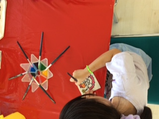 【沖縄やんばる・染物体験】ぬり絵みたいで楽しい！Sサイズのトートバック色差し体験 写真3
