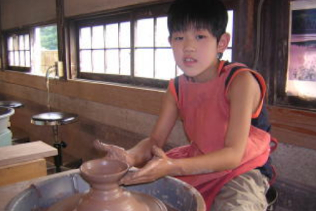 【栃木・益子町・電動ろくろ】電動ろくろで陶芸体験！益子焼きを作ろう（作品2点分の焼成代込） 写真6