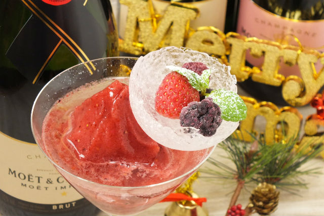 【池袋・ショーレストラン】ワクワクのフレアショー！全9品・150分飲み放題付き 写真4