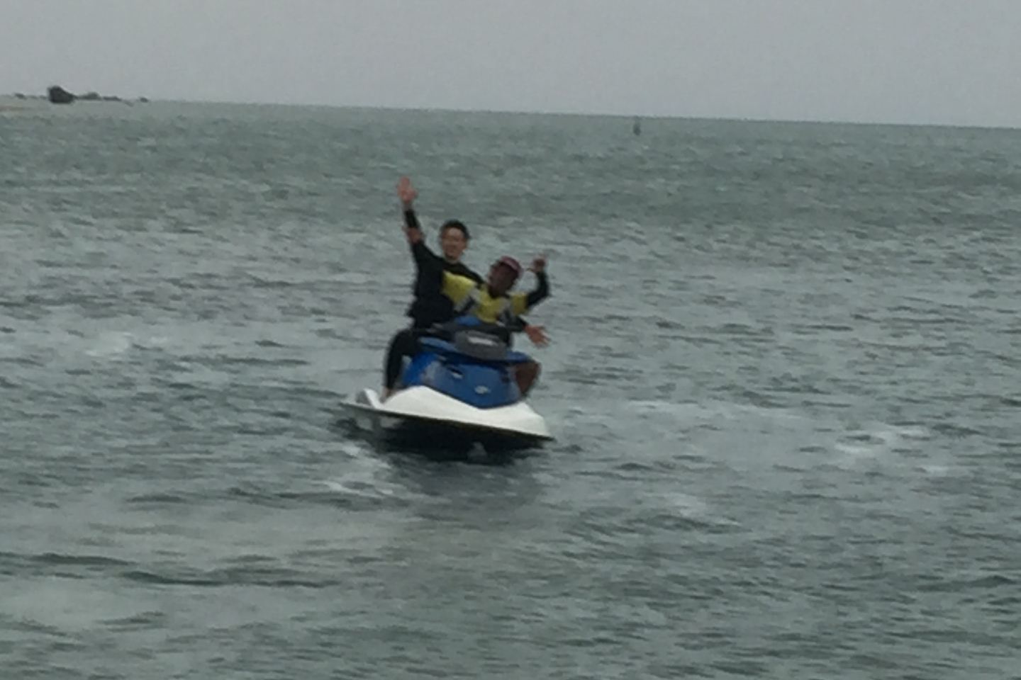 【沖縄・水上バイク】美ら海の上を滑るように駆け抜けよう！水上バイクレンタル 写真3
