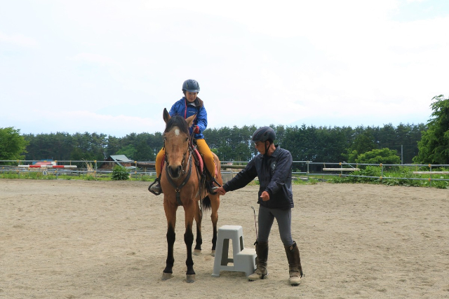 【山梨・ホーストレッキング・乗馬】初心者にオススメ乗馬レッスン付き！馬と八ヶ岳高原をお散歩しよう 写真5