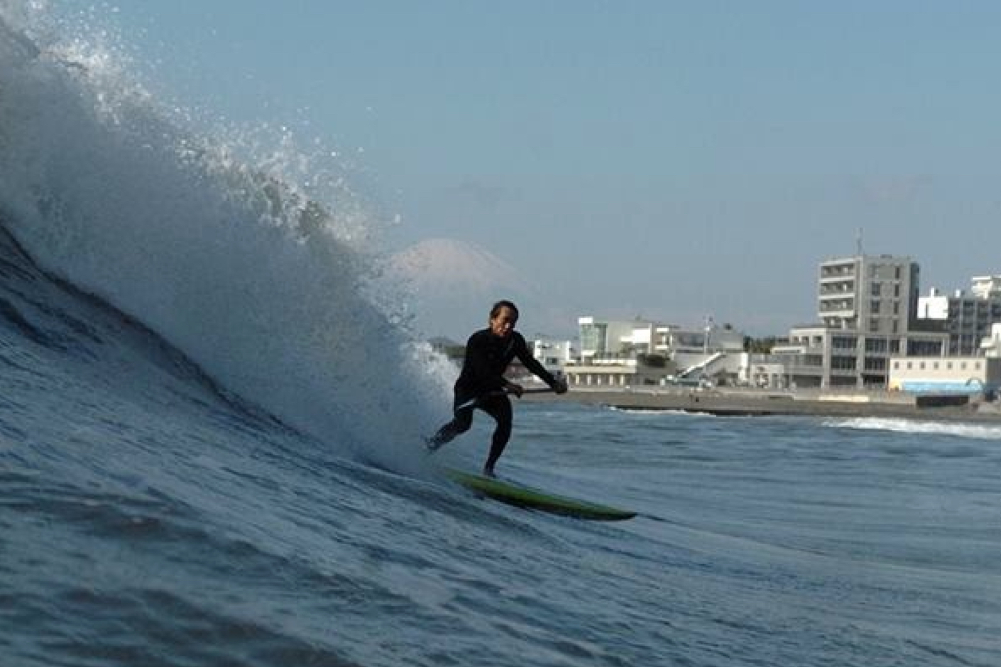 【神奈川・茅ヶ崎・SUP】簡単に立てる！パドルを漕いで進むSUPサーフィン体験 写真3