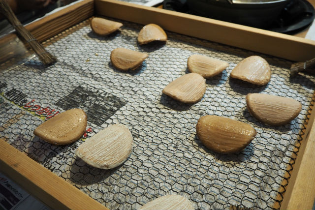 【大分・お菓子作り体験】臼杵せんべいの手塗り体験！大分県の歴史あるお菓子を自分の手で仕上げてみませんか。お子様・ご家族にぴったり！ 写真5