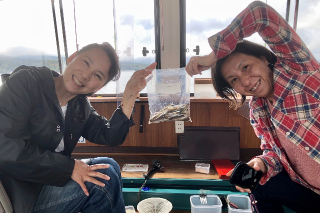 【山梨・山中湖・ワカサギ釣り】初めてでも大満足！快適ワカサギ釣りに出かけよう 写真6