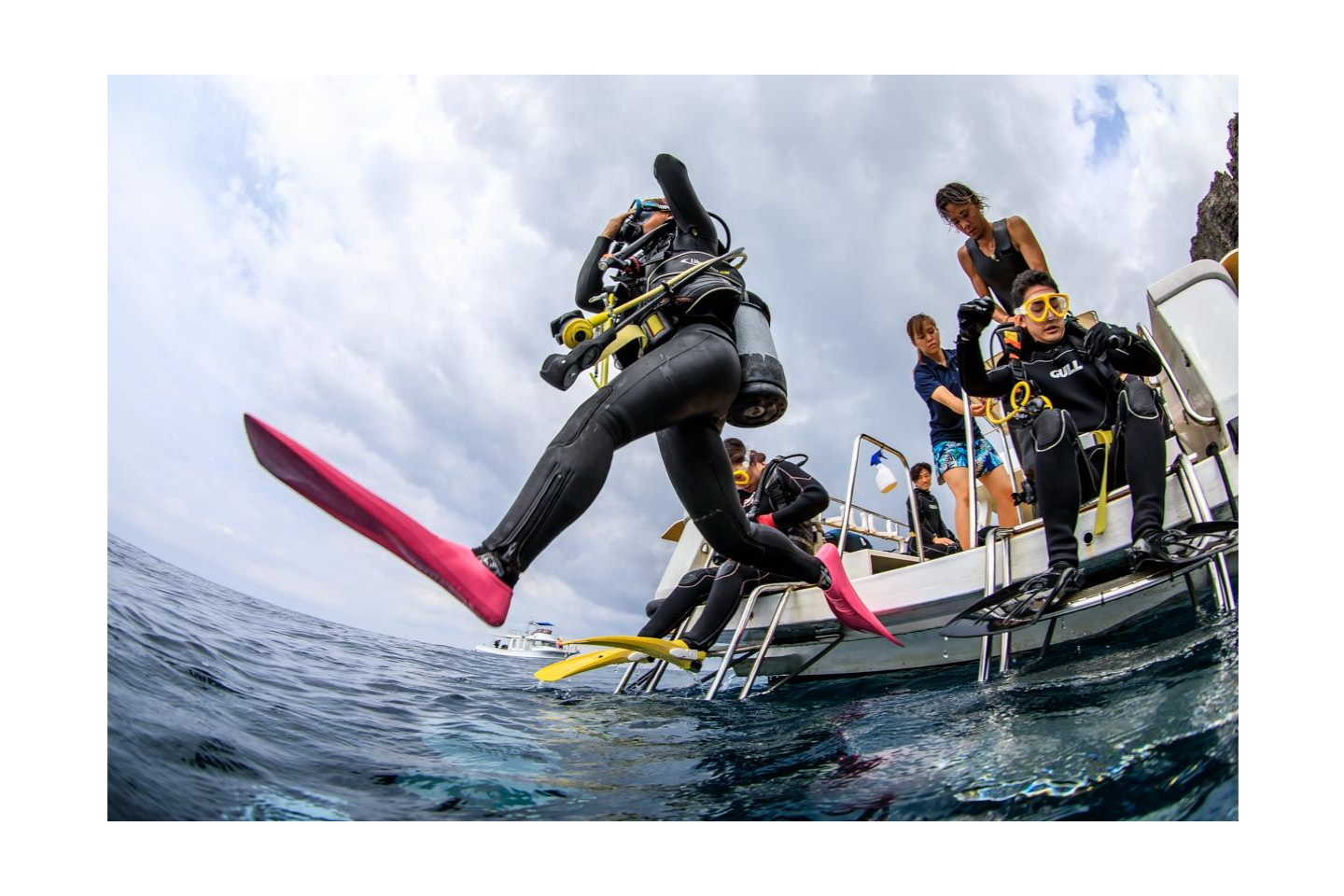 【沖縄・宮古島・ファンダイビング】宮古島の洞窟地形で潜る！3ボートダイビング 写真4