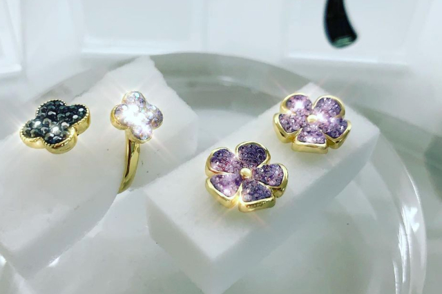 【神奈川・グルーデコ®】キラキラ好きには堪らない！キーホルダーまたはペンダントヘッドを作ろう 写真6