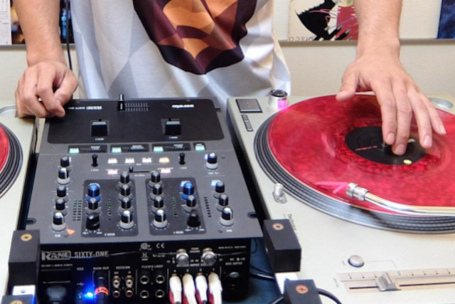 【東京・世田谷・DJ体験】40代からのDJ教室で、懐かしのあの曲にトライ！ 写真4