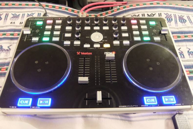 【東京・世田谷・DJ体験】40代からのDJ教室で、懐かしのあの曲にトライ！ 写真6