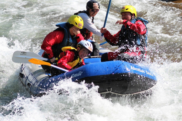 ニセコ ルスツのラフティングの予約 日本旅行 オプショナルツアー アクティビティ 遊びの体験予約