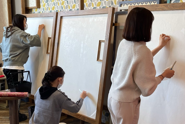【愛知・海部郡】壁紙張り教室。輸入壁紙の貼り方教室（120分） 写真4