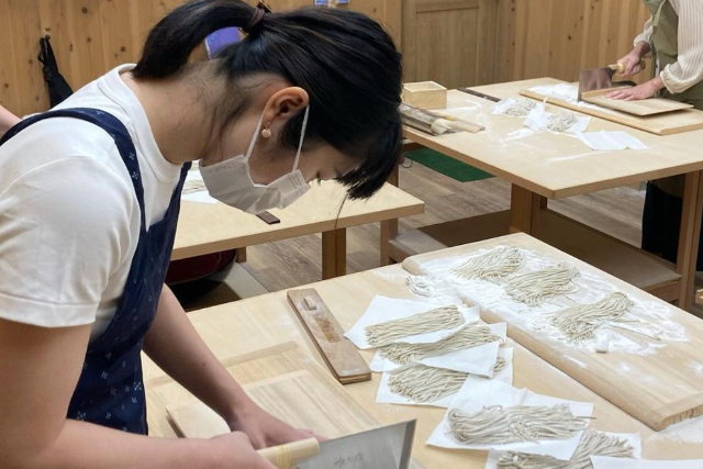 【大阪・布施・そば打ち体験】親子でおトク！老舗蕎麦屋の手打ちそば専門道場 写真8
