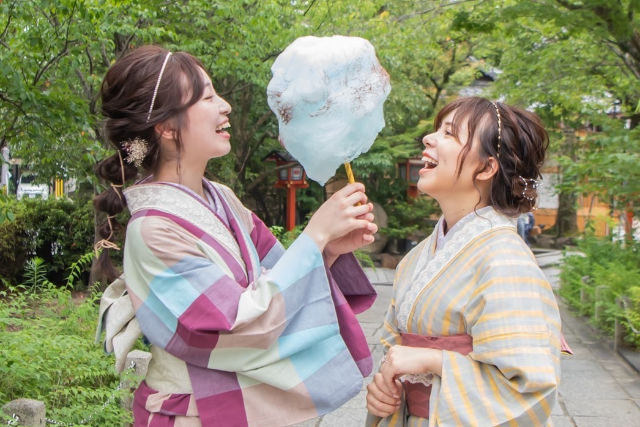 【京都・東山・着物レンタル】八坂神社や清水寺などアクセス抜群！選べる3つのこだわりプランで、京都の街を散策しよう。 写真2