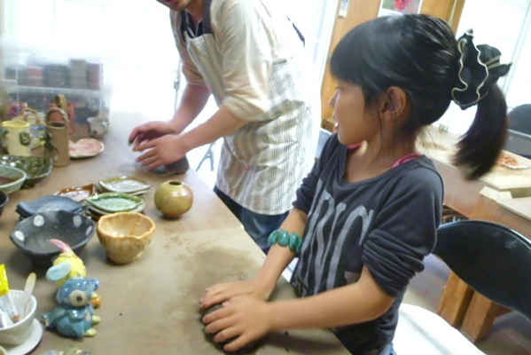 【宮城 富谷市・手びねり・90分】粘土1kgゆっくり自由に作れる陶芸体験。観光施設「とみやど」にて。手びねり90分プラン 写真4