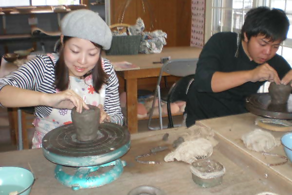 【宮城 富谷市・手びねり・90分】粘土1kgゆっくり自由に作れる陶芸体験。観光施設「とみやど」にて。手びねり90分プラン 写真3