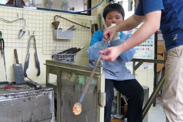 【埼玉・川口市・吹きガラス】手作りの醍醐味を味わおう！マイグラス制作体験 写真3