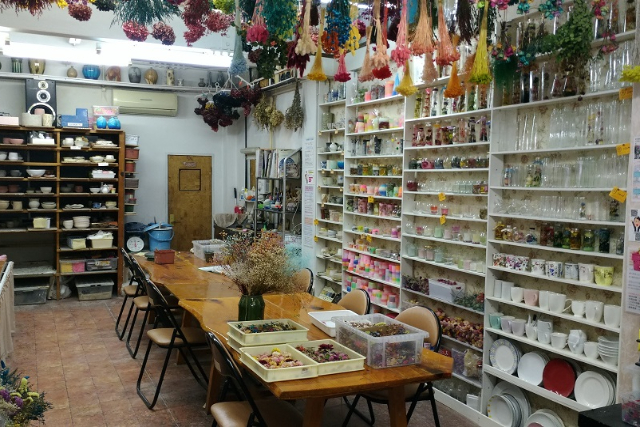 【名古屋・陶芸体験】名古屋駅より徒歩5分！かわいいとんぼ玉も作れる、手ろくろでのお皿づくり体験プラン 写真5