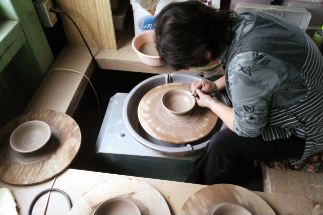 【さいたま市・岩槻・電動ろくろ】2個焼成可！美しく整った陶器を食卓へ！憧れの電動ろくろでオリジナル食器を作ろう！ 写真4