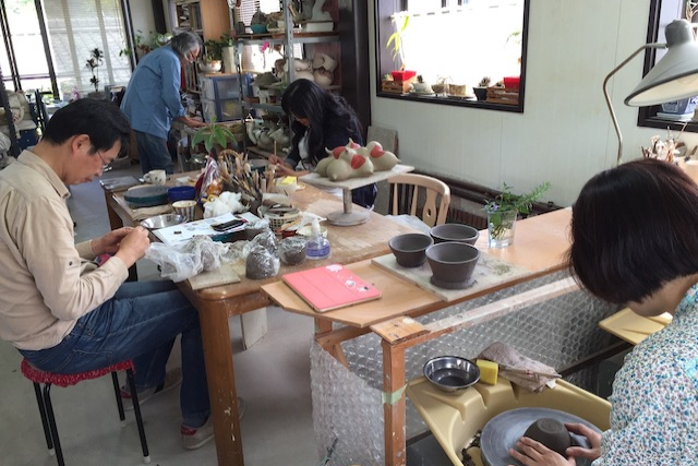 【期間限定ポイント10%還元！兵庫・姫路市・陶芸体験】初めての電動ろくろ！姫路城が見える教室で体験 写真5