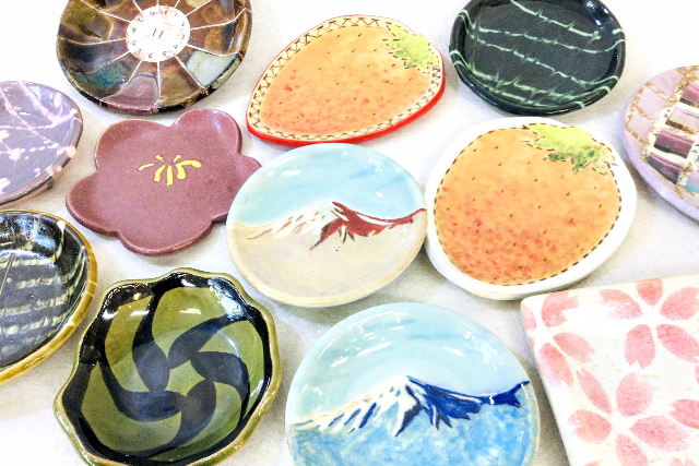 【東京・新宿・陶芸体験】新宿三丁目駅から徒歩約5分！小皿作り！陶芸たたら体験（2枚／90分×2回）　おひとり様・カップルのご参加OK！！女性に人気 写真6