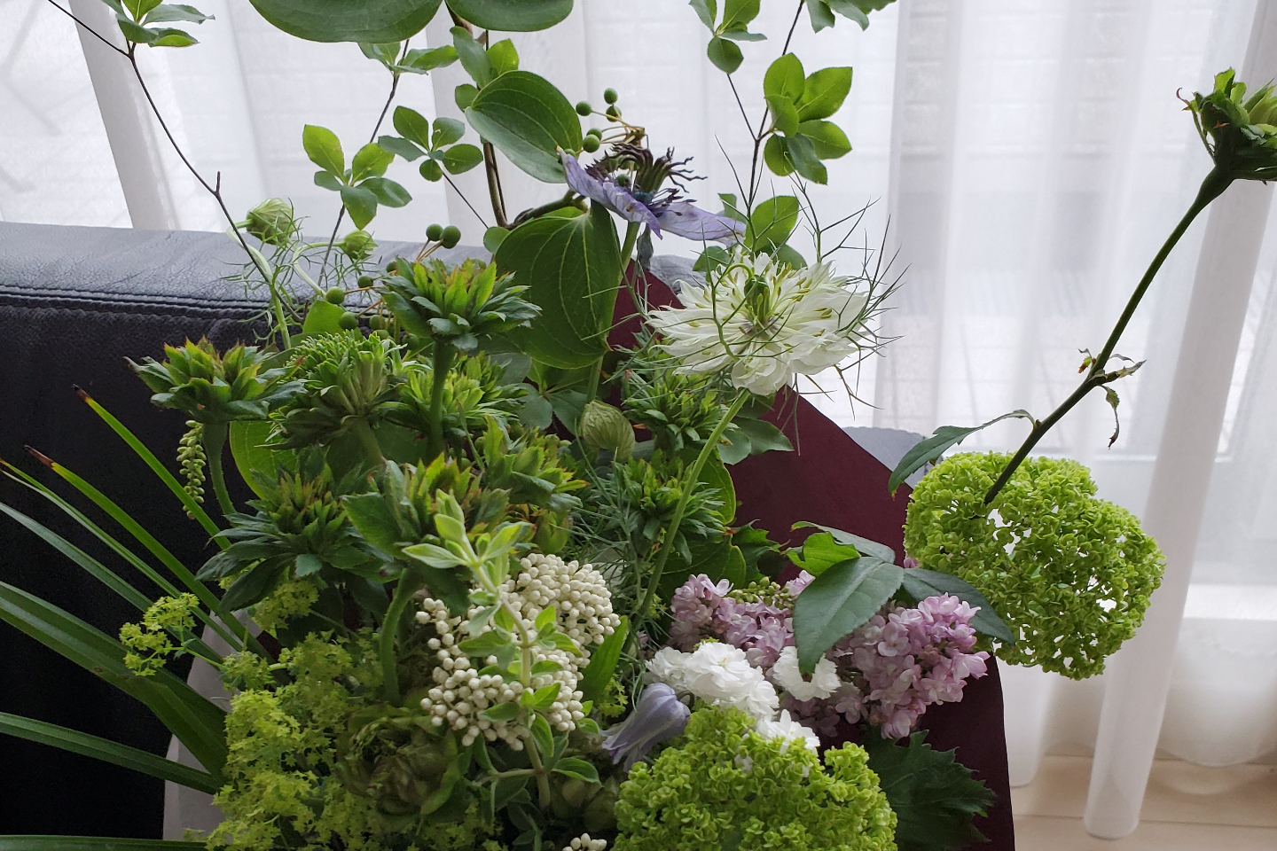 現地観光プラン レジャーチケット 定期観光バス 埼玉県 さいたま新都心 フラワーアレンジメント 生花で作る季節のアレンジメント 1束