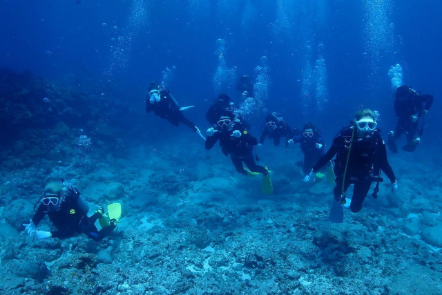 【沖縄・青の洞窟・体験ダイビング】満足度94％！ボートで青の洞窟体験ダイビング 写真3