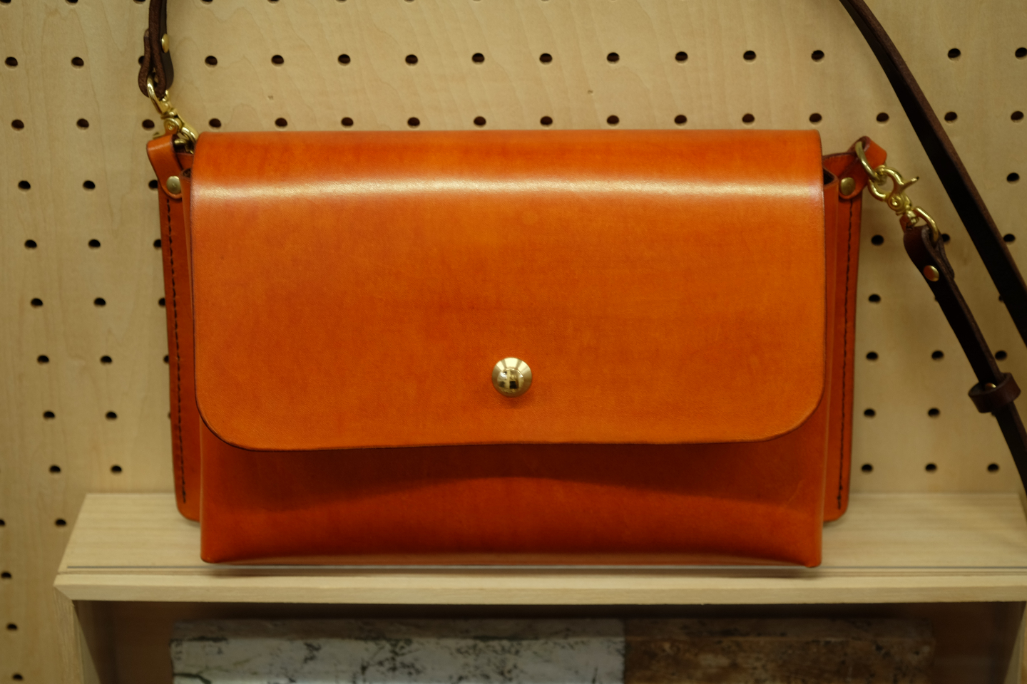 現地観光プラン レジャーチケット 定期観光バス 千葉 市原 レザークラフト 手作りレザー制作のステップアップにも ポシェット作り 1個