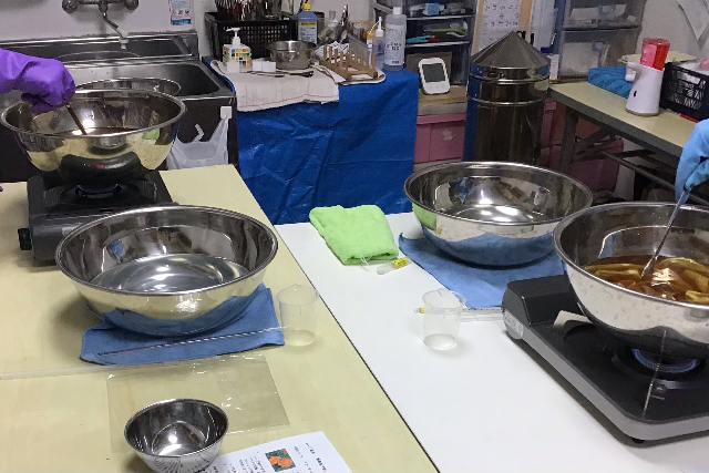【神奈川・藤沢・染物体験】シルクストールをアースカラーに染めるハーブ染め体験