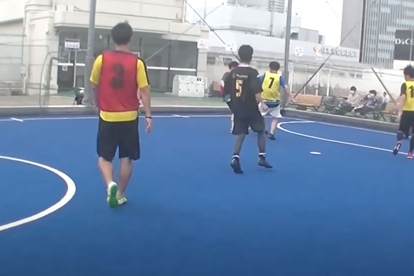 【東京・川崎・個サル】初めて会う仲間とゴールを決めよう！個人参加フットサル・川崎 写真8