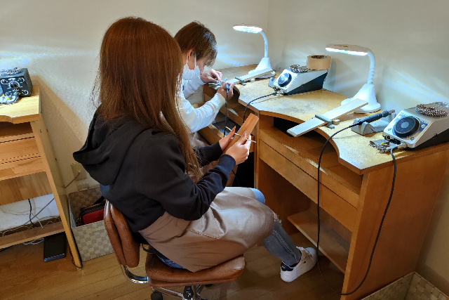 【京都府・京都市・シルバーアクセサリー】落ち着いた輝きが魅力。シルバーバングル制作（1個） 写真4