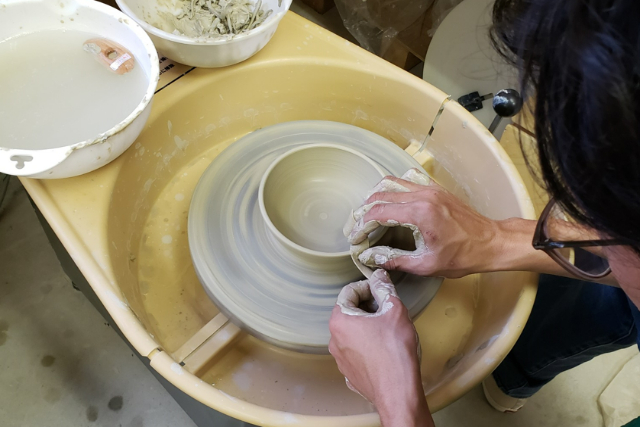 【新潟・三条・陶芸体験】造る喜びを体感！電動ロクロにチャレンジ 写真2