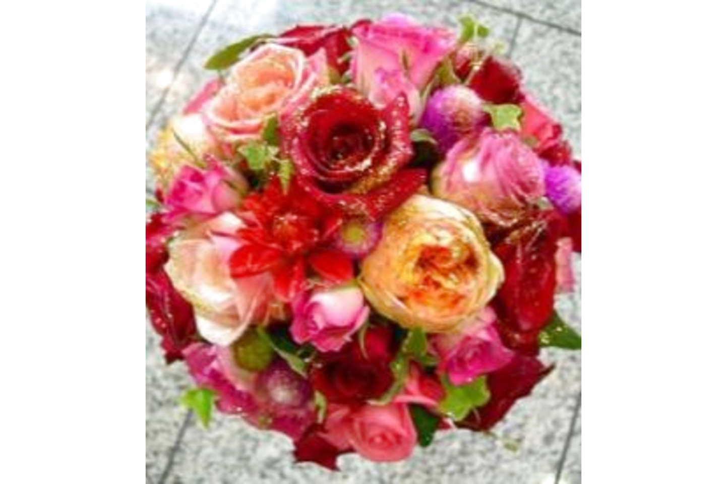 【福岡・福岡市・フラワーアレンジメント】手ぶらでOK！季節の生花でフラワーアレンジメント体験 写真4