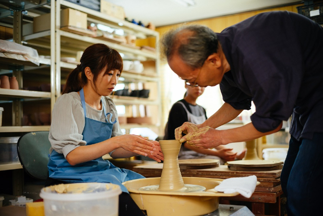 【山口・萩・電動ろくろ】ゆっくりと陶芸を楽しむ3時間コース！湯呑・碗・皿　各1個 写真3
