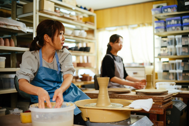 【山口・萩・電動ろくろ】ゆっくりと陶芸を楽しむ3時間コース！湯呑・碗・皿　各1個 写真2