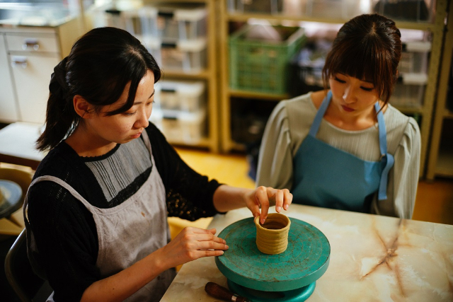 【山口・萩・手びねり】粘土遊びの感覚で楽しむ1時間コース！湯呑or碗（1個） 写真2