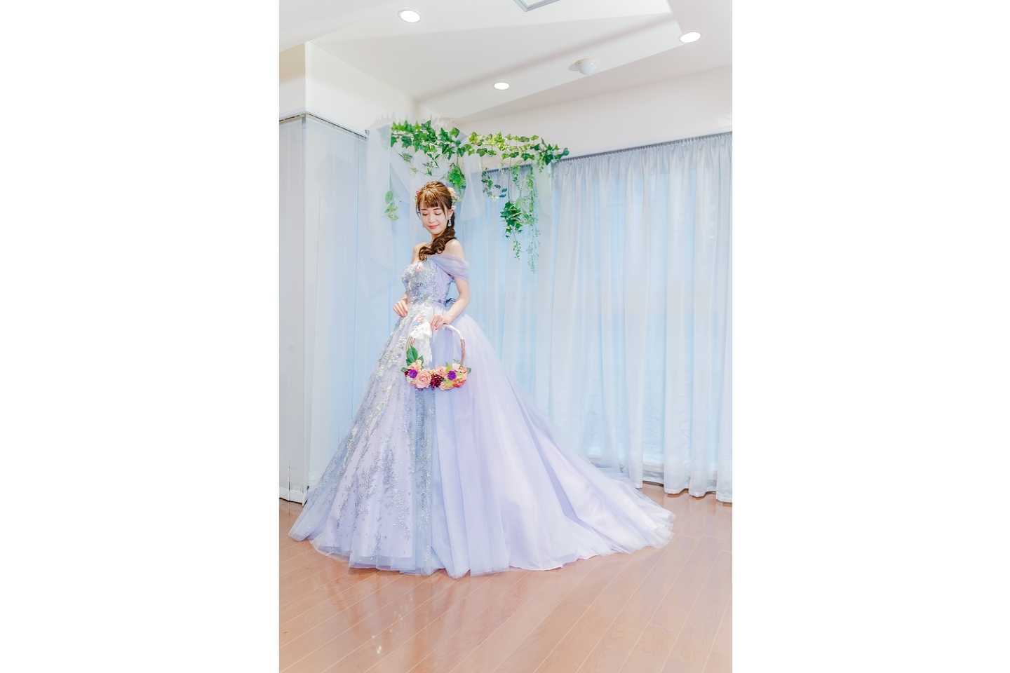 【東京・品川・ドレス試着】初回・平日限定！ブランドドレスでお姫様に大変身しよう（女性限定）